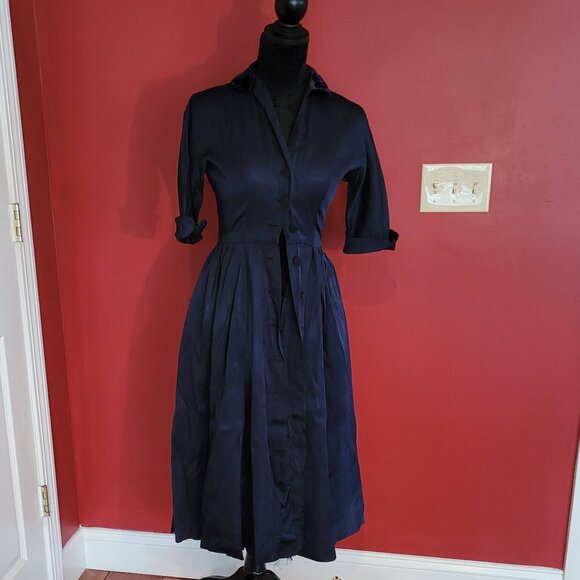 Vintage 1950s Navy blue dress with velvet collar - Picture 2 of 11